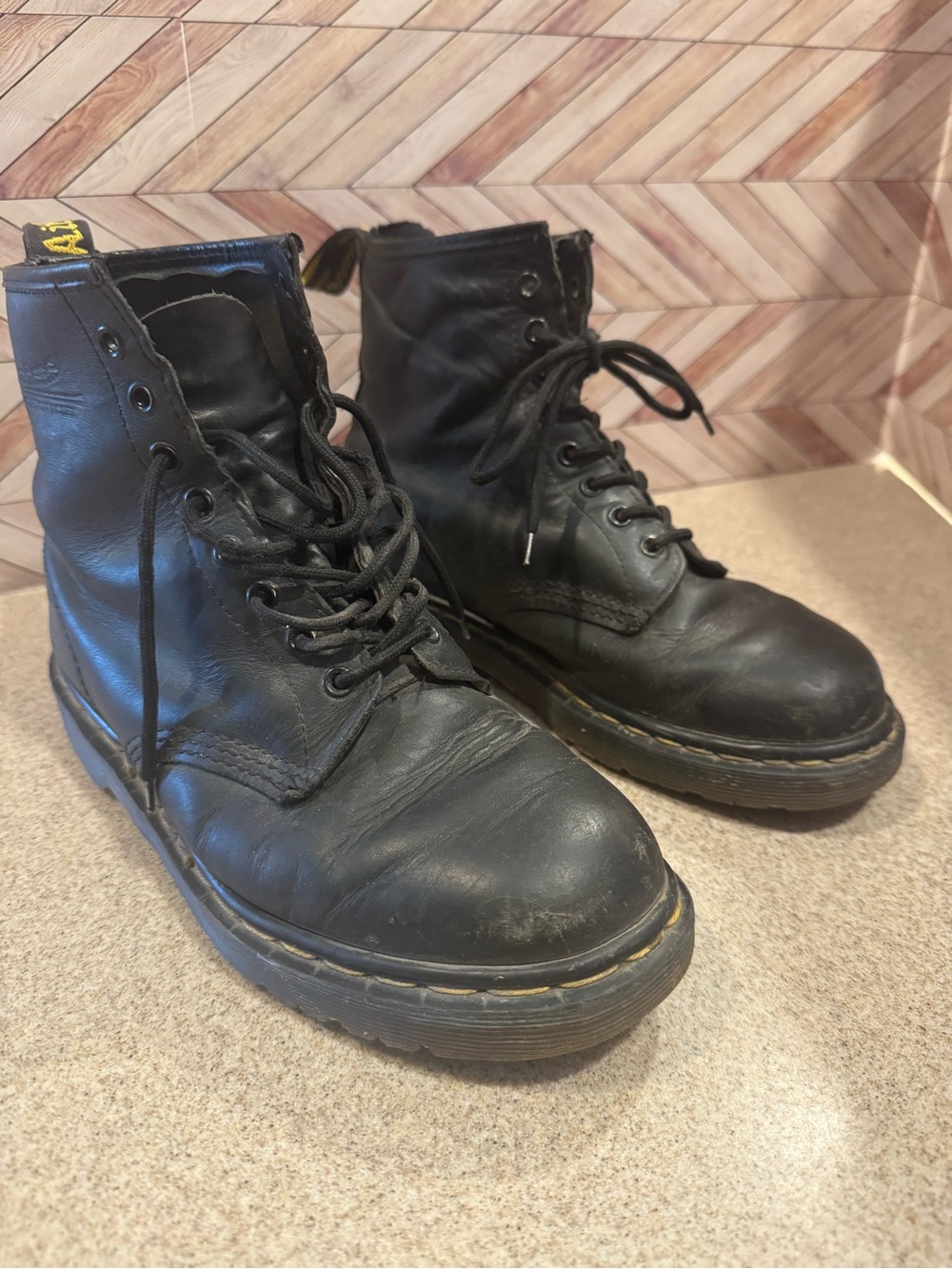 Ladies fits size 9 Doc Marten used lace up boots